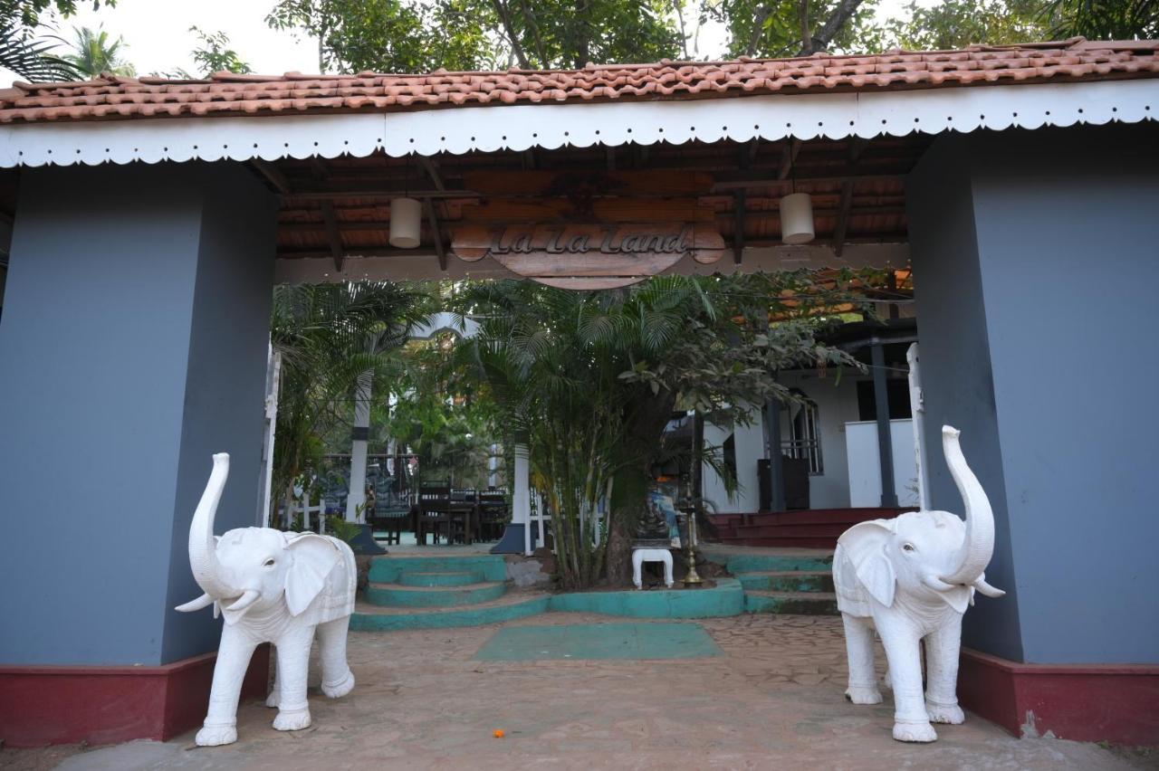 La La Land Resort Goa By Spicy Mango Палолем Екстериор снимка