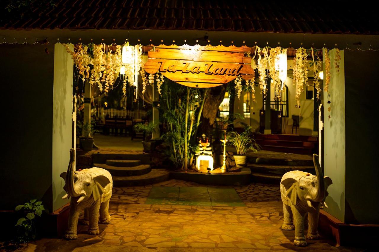 La La Land Resort Goa By Spicy Mango Палолем Екстериор снимка
